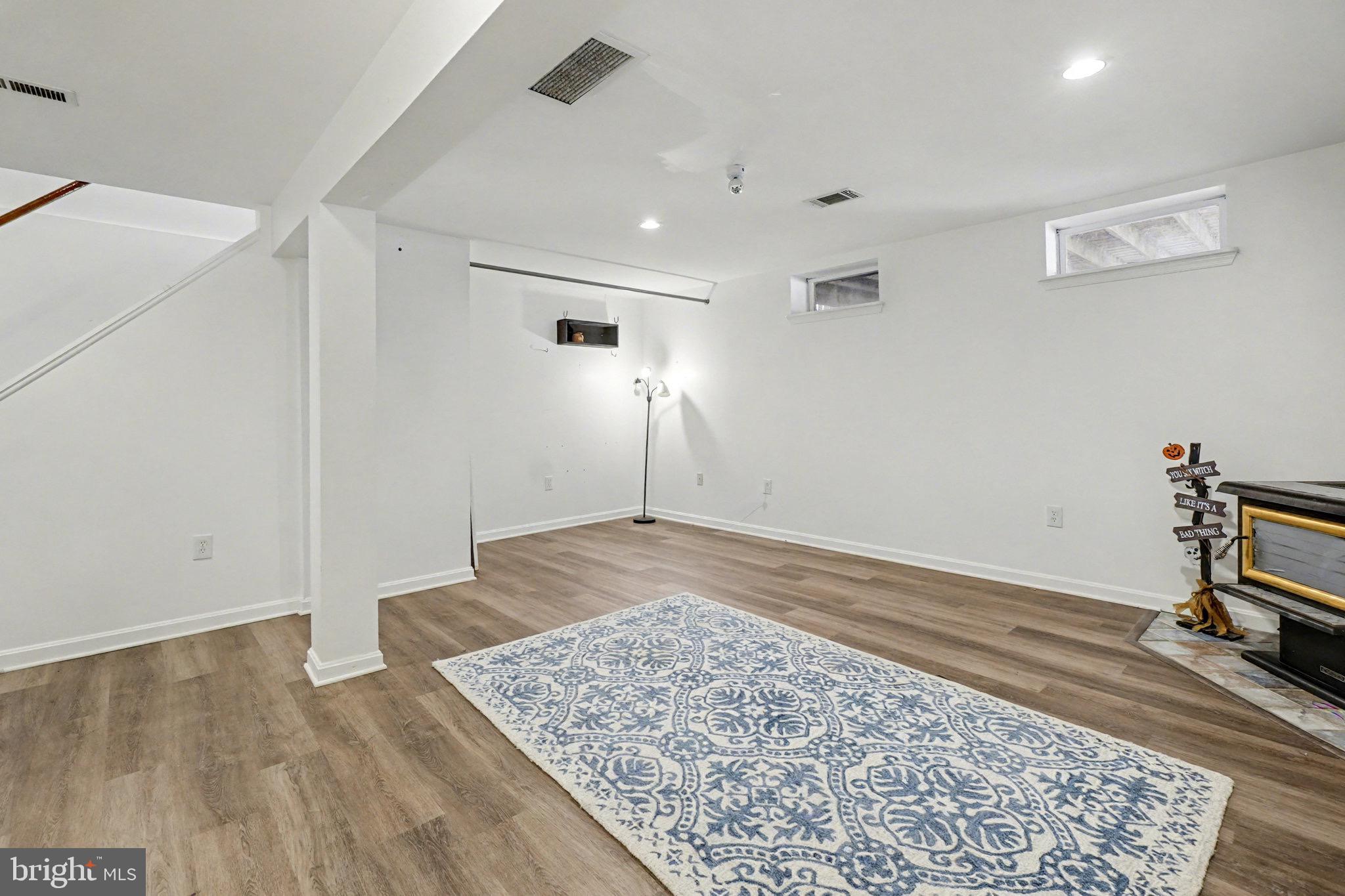 THOMAS RUN - Residential Lease