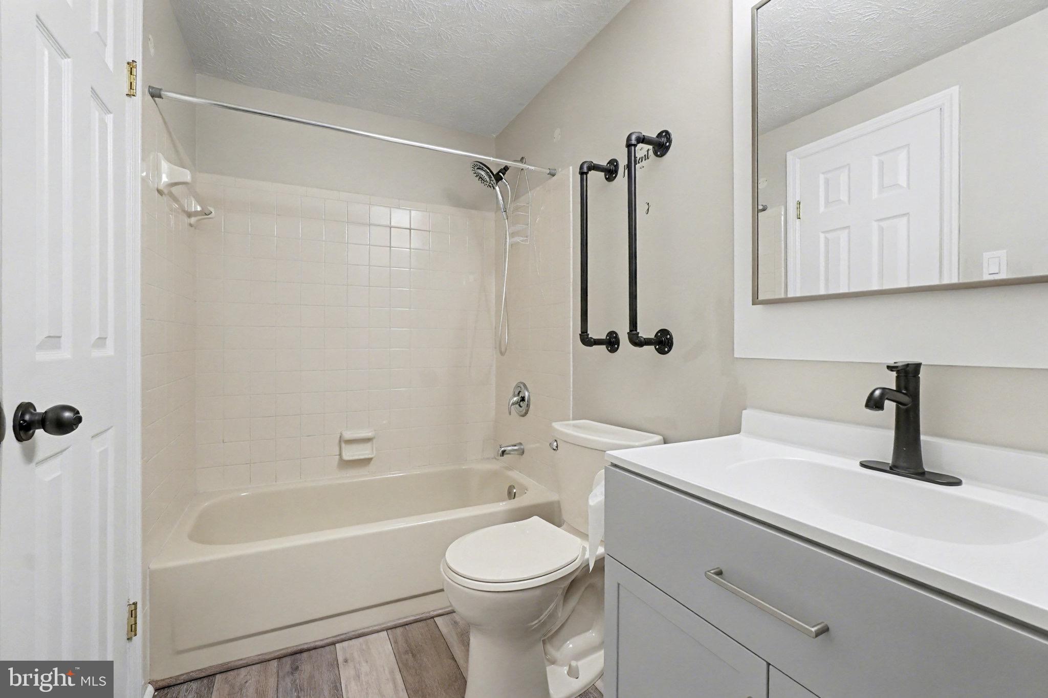 THOMAS RUN - Residential Lease