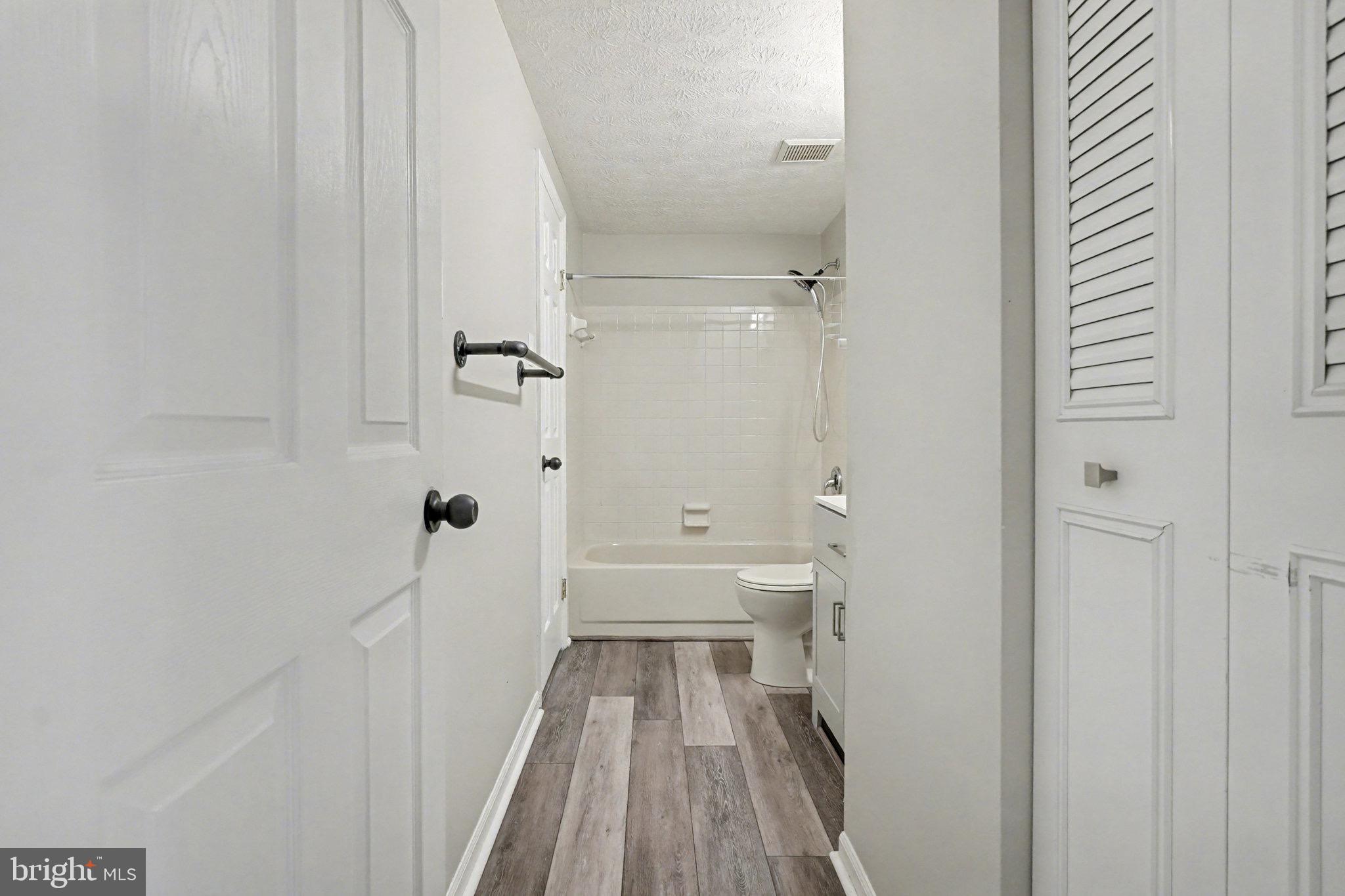 THOMAS RUN - Residential Lease