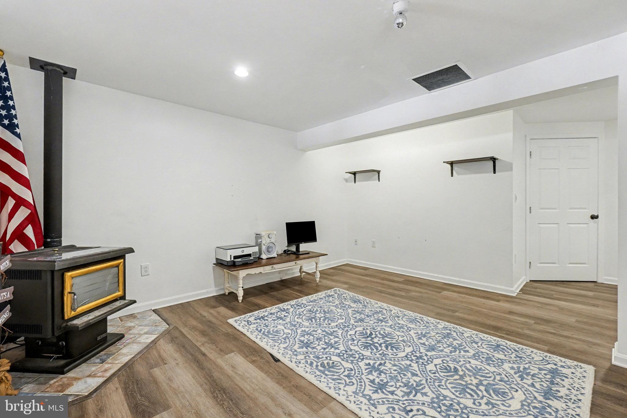 THOMAS RUN - Residential Lease