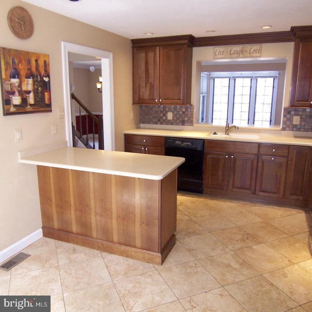 TEMPLE HILLS - Residential Lease