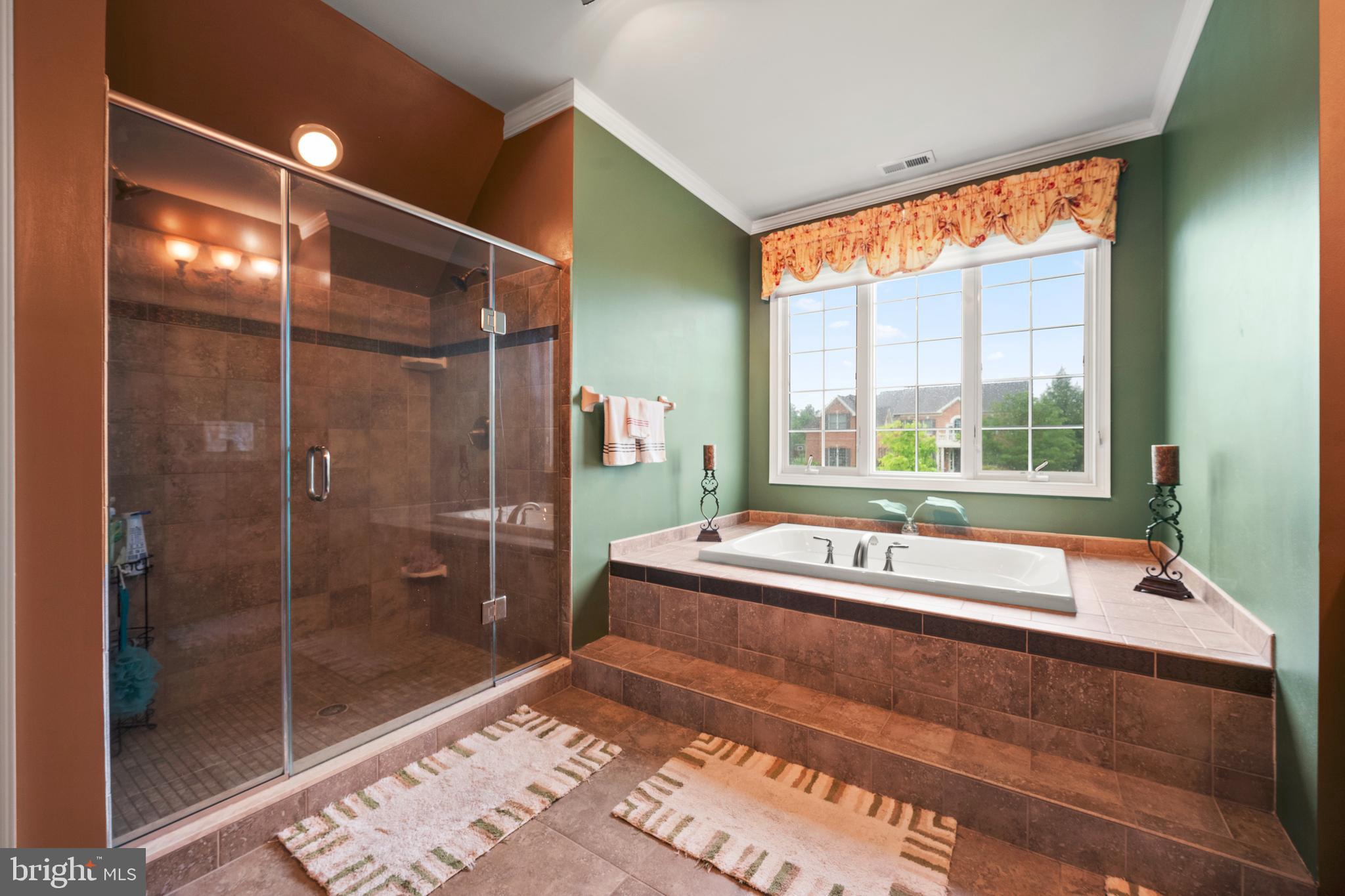 HILLTOWN - Residential