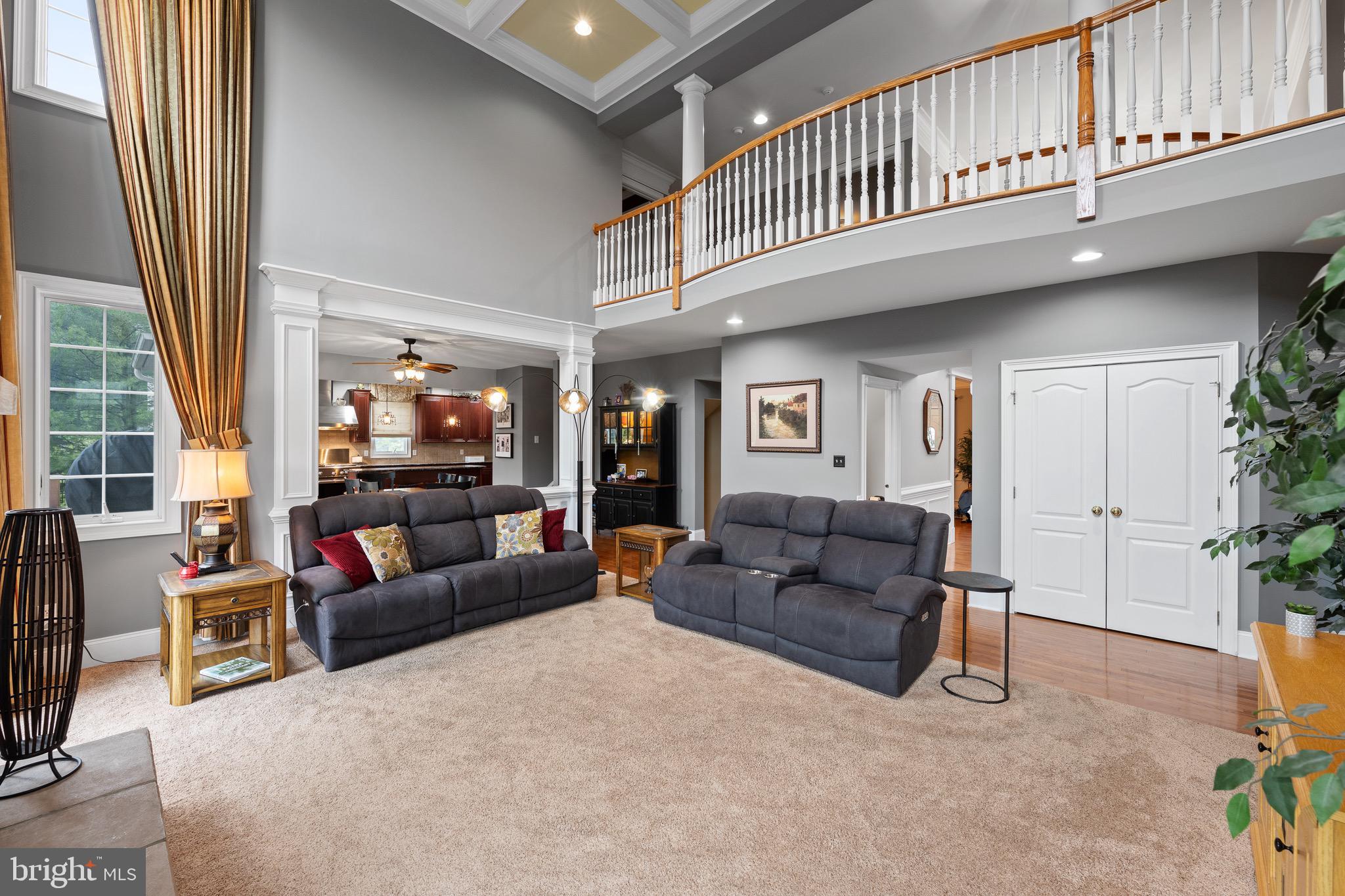 HILLTOWN - Residential