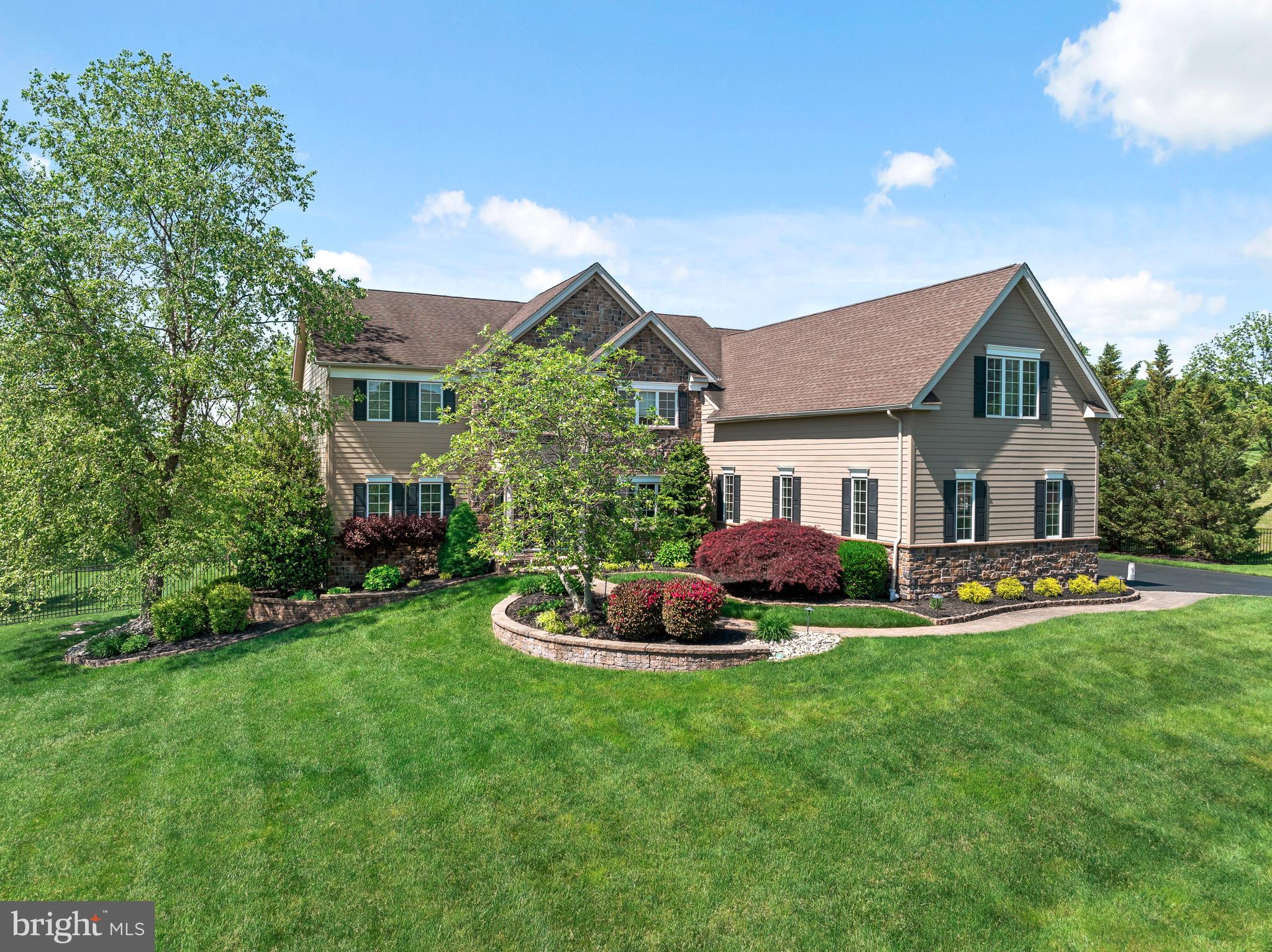 HILLTOWN - Residential