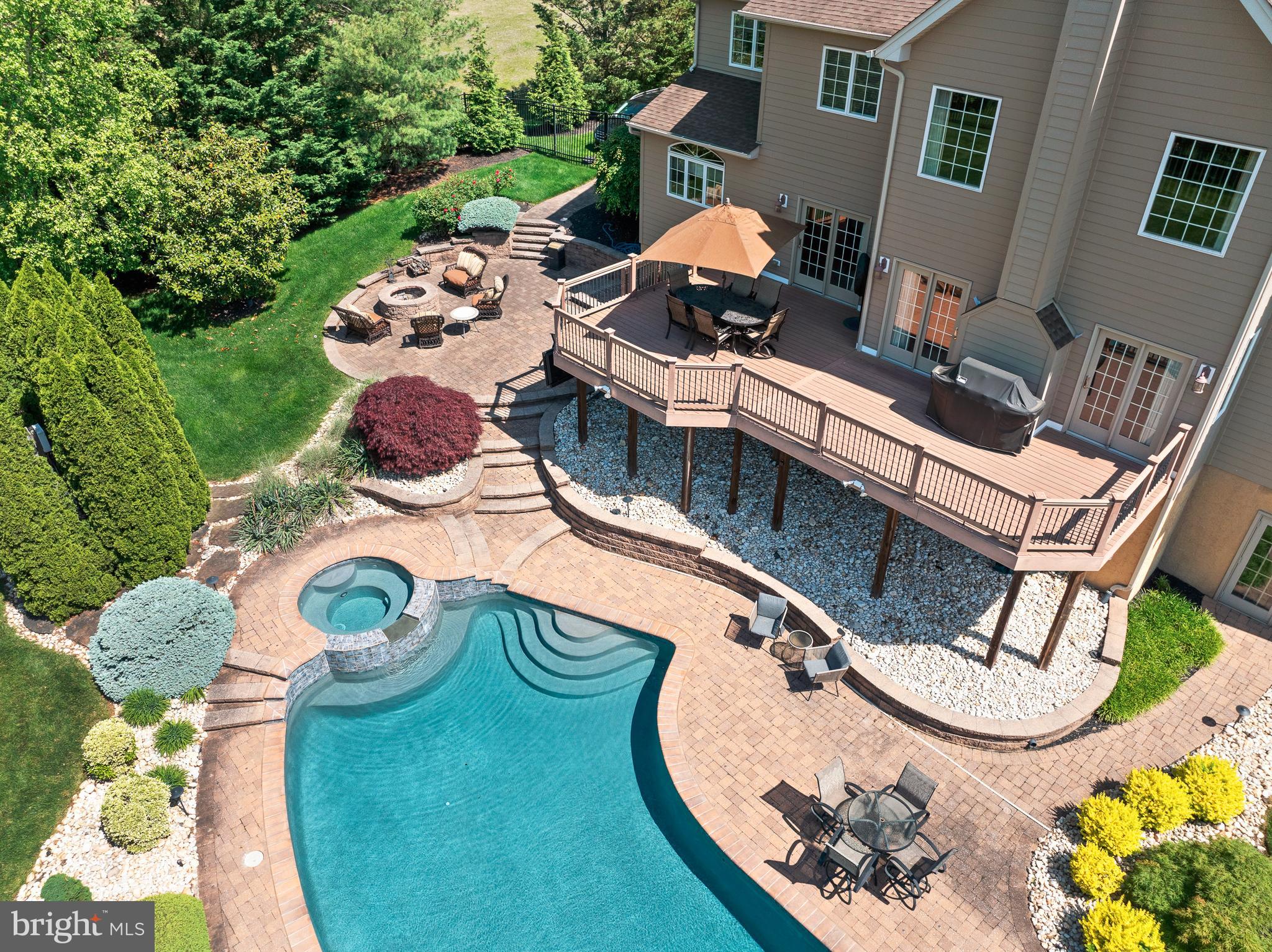 HILLTOWN - Residential