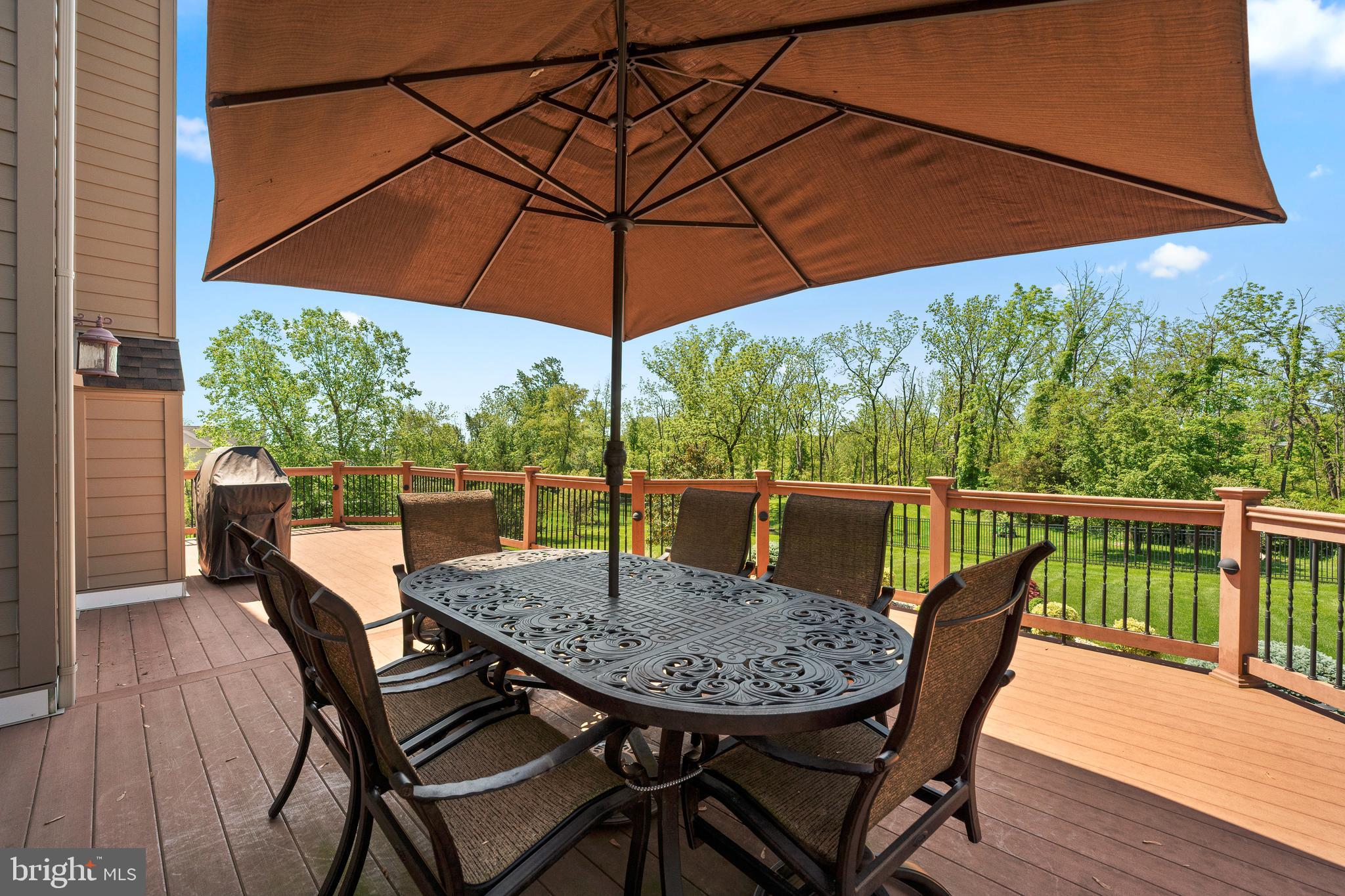 HILLTOWN - Residential