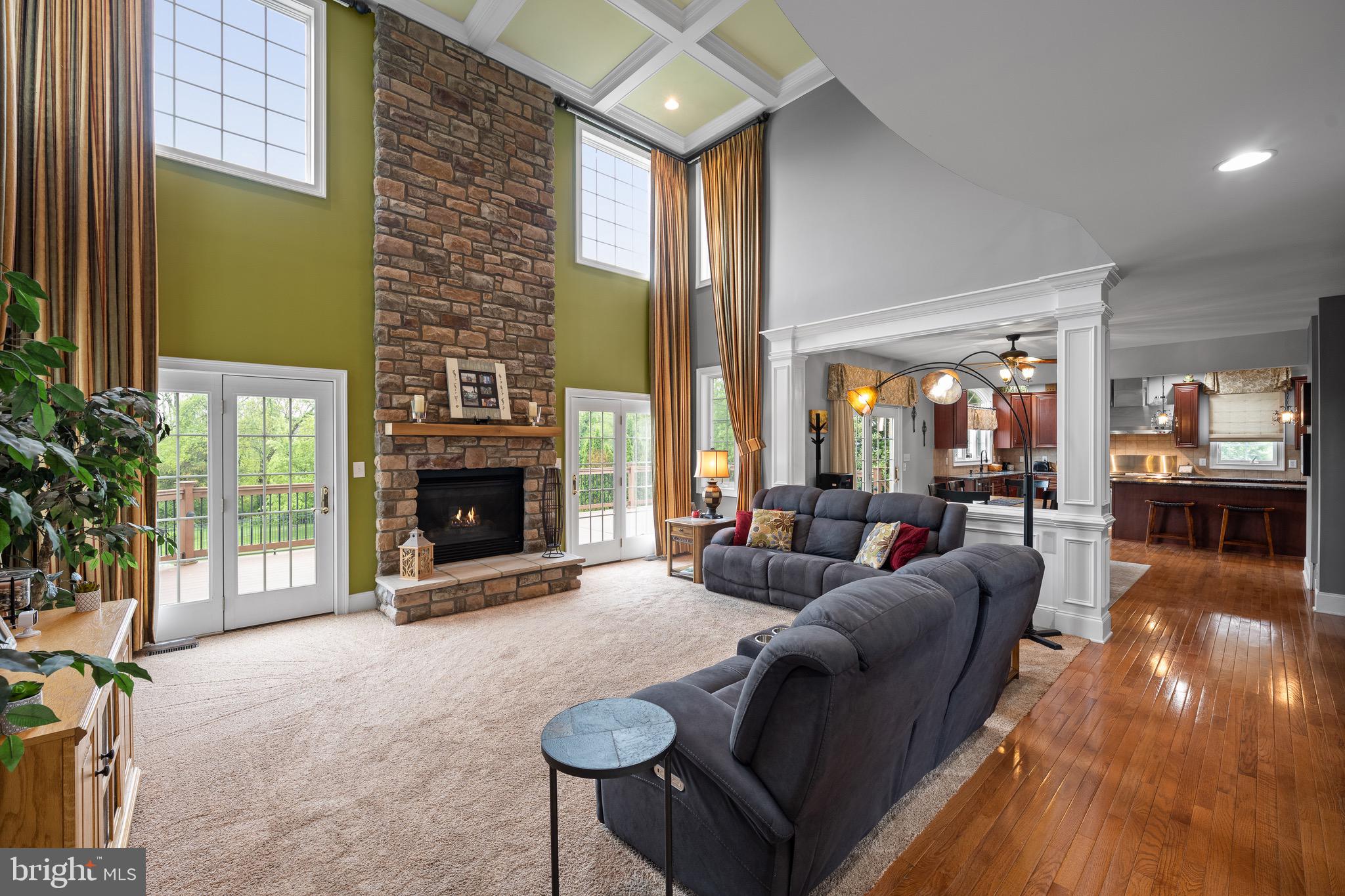 HILLTOWN - Residential