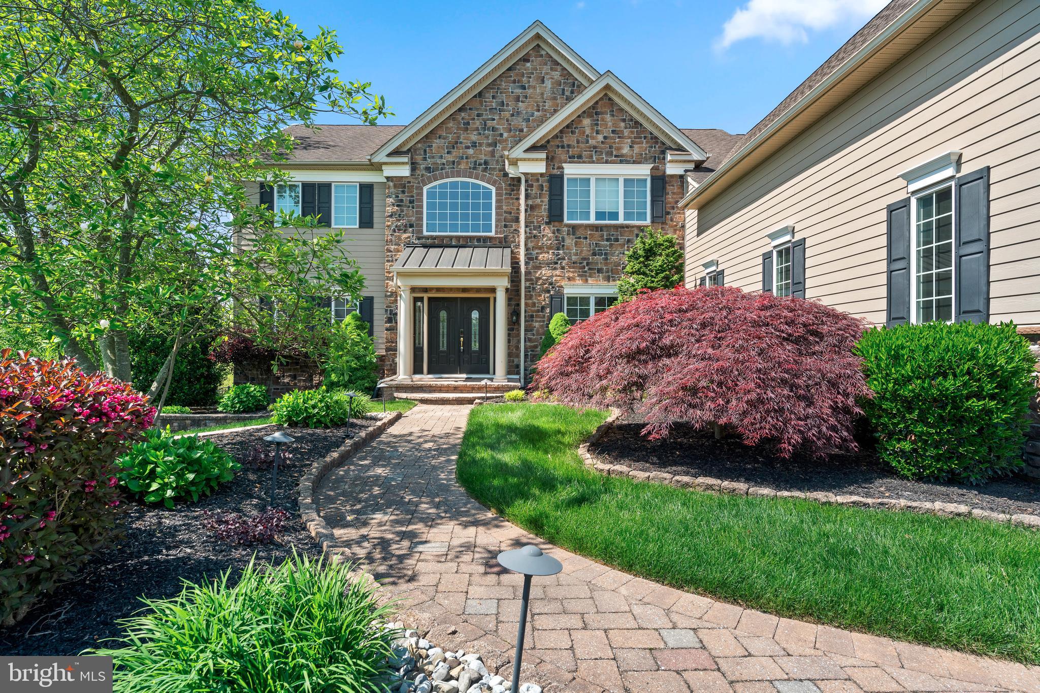 HILLTOWN - Residential