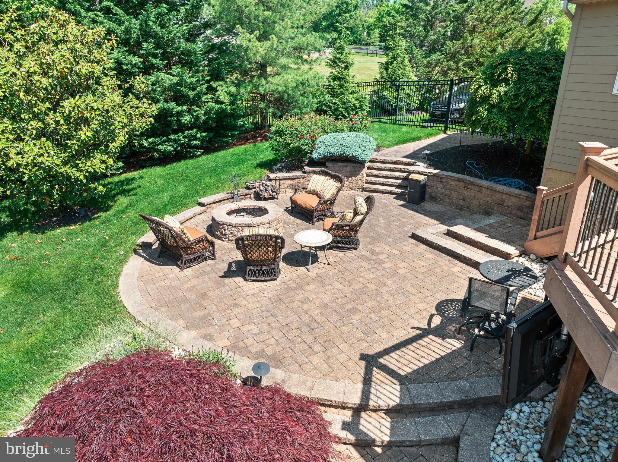 HILLTOWN - Residential