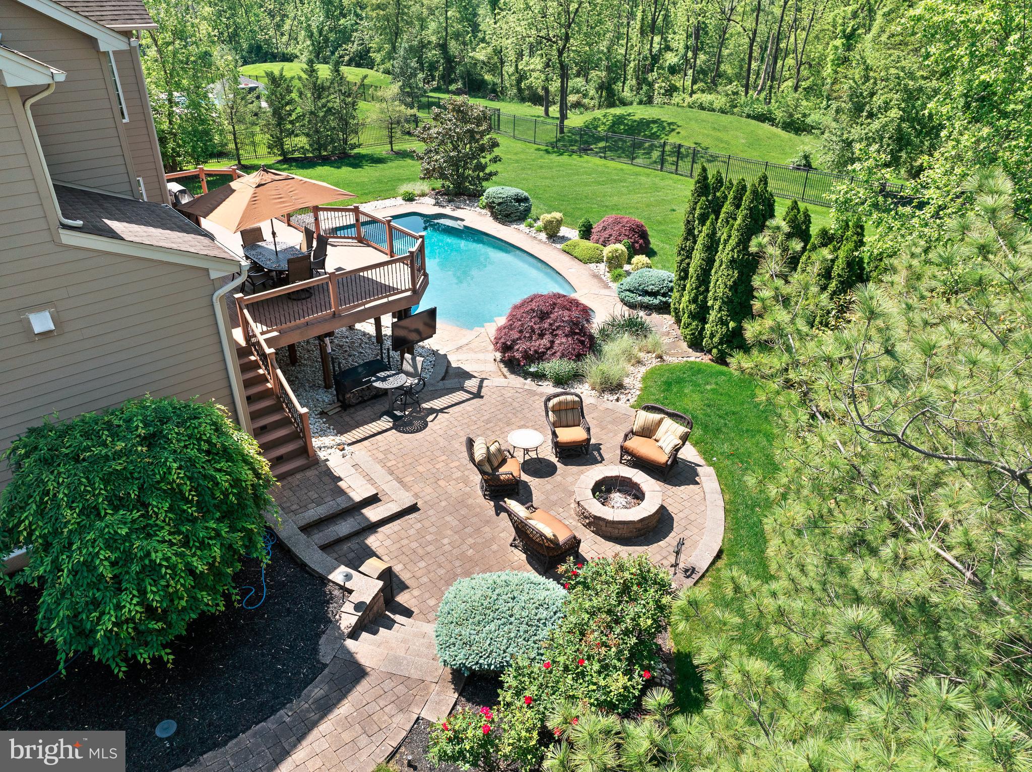 HILLTOWN - Residential