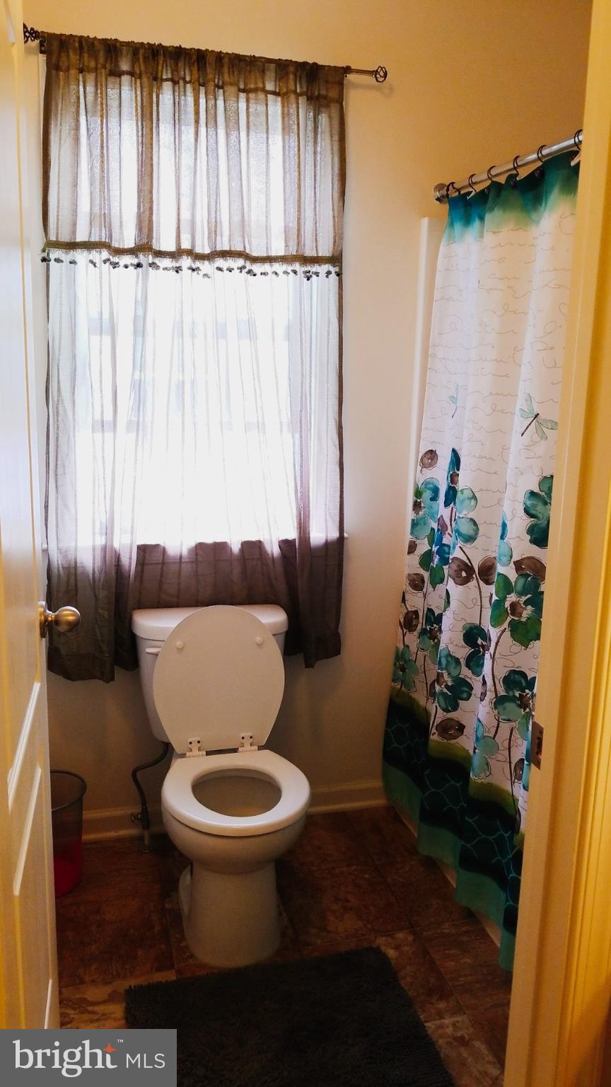 LAKELAND PLACE - Residential Lease