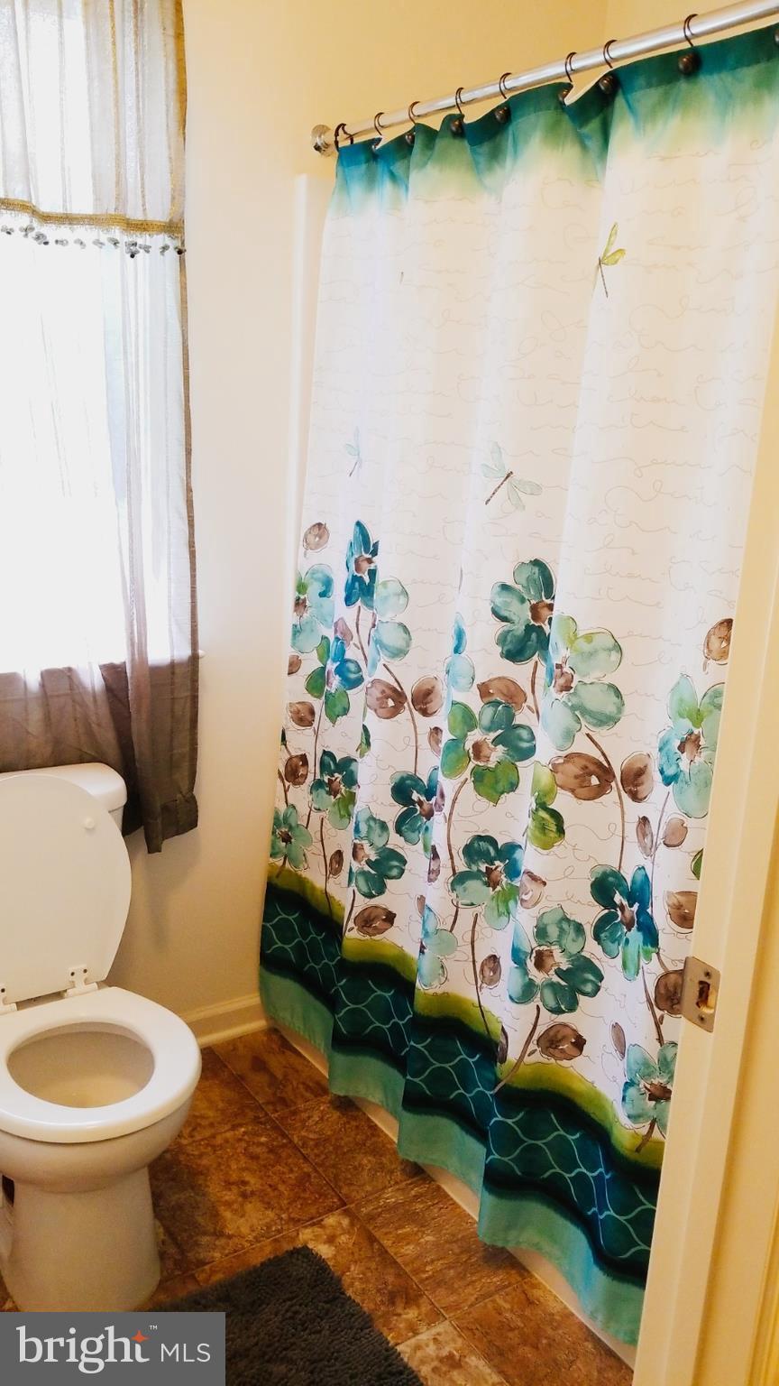 LAKELAND PLACE - Residential Lease