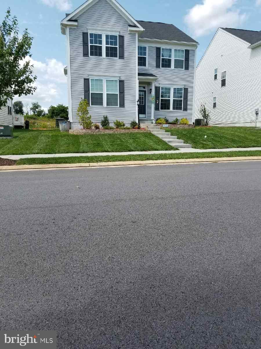 LAKELAND PLACE - Residential Lease