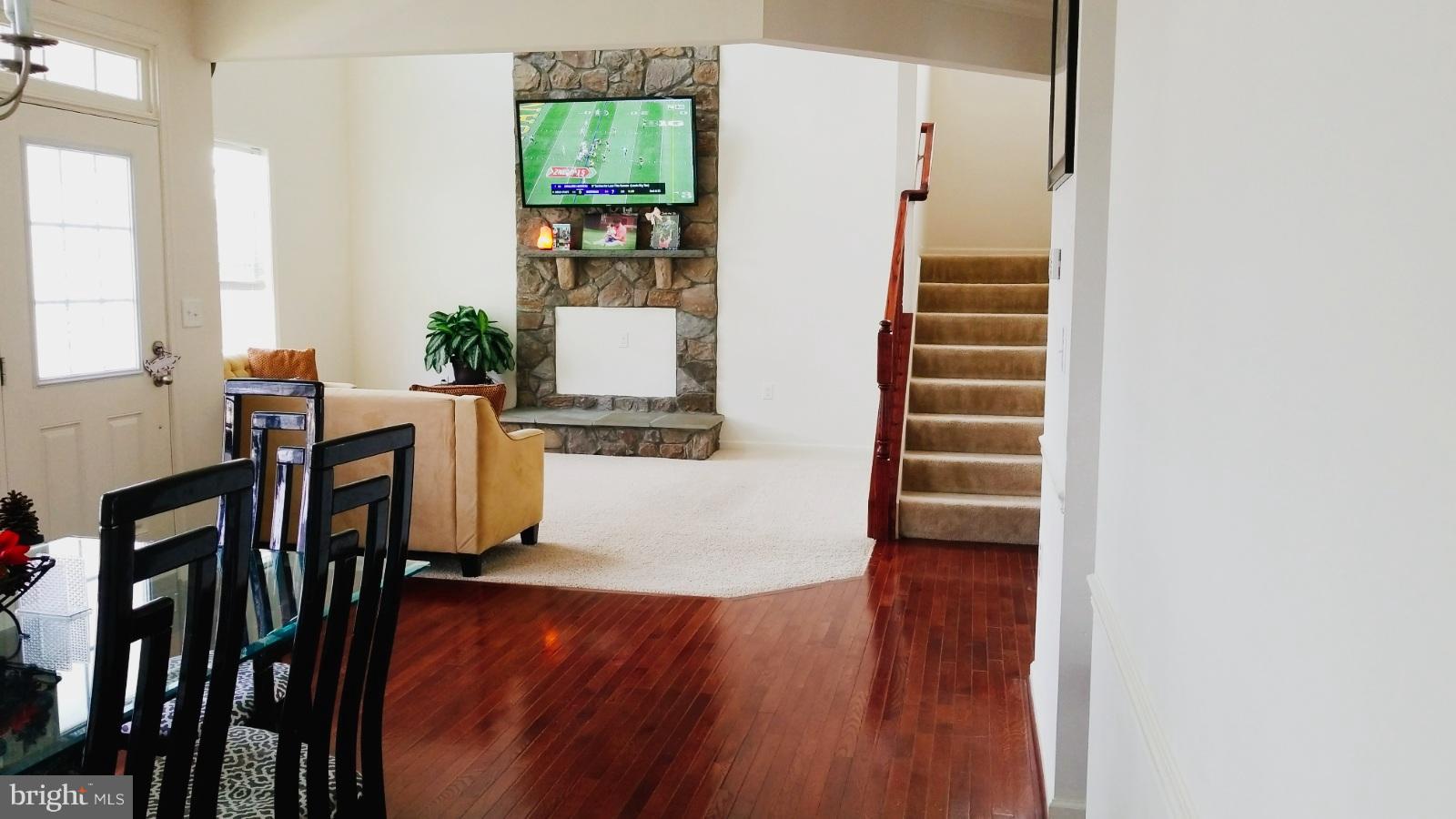 LAKELAND PLACE - Residential Lease