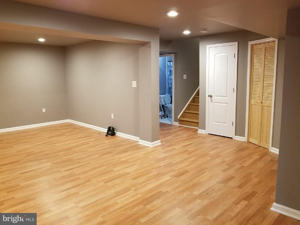 LAKELAND PLACE - Residential Lease