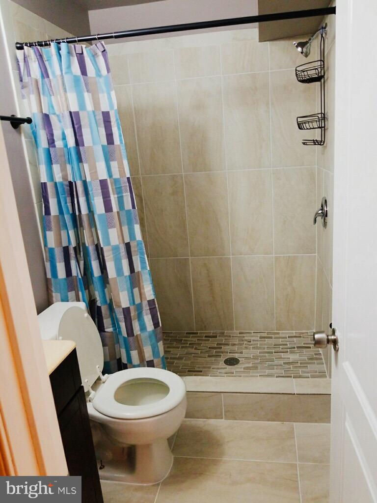 LAKELAND PLACE - Residential Lease