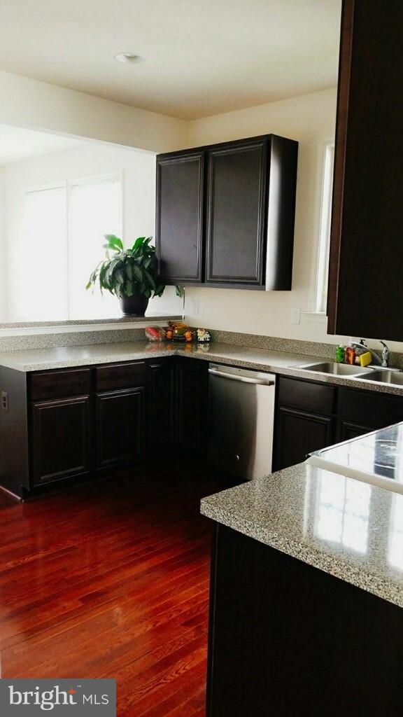 LAKELAND PLACE - Residential Lease