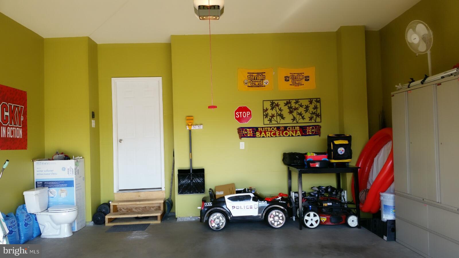 LAKELAND PLACE - Residential Lease