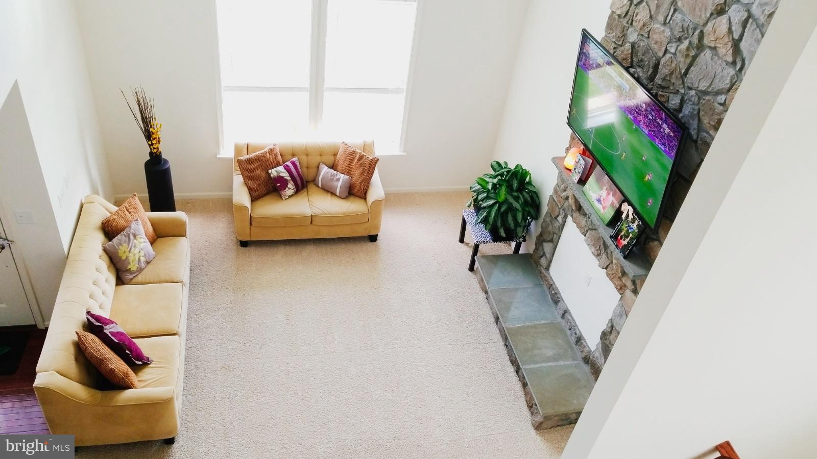 LAKELAND PLACE - Residential Lease