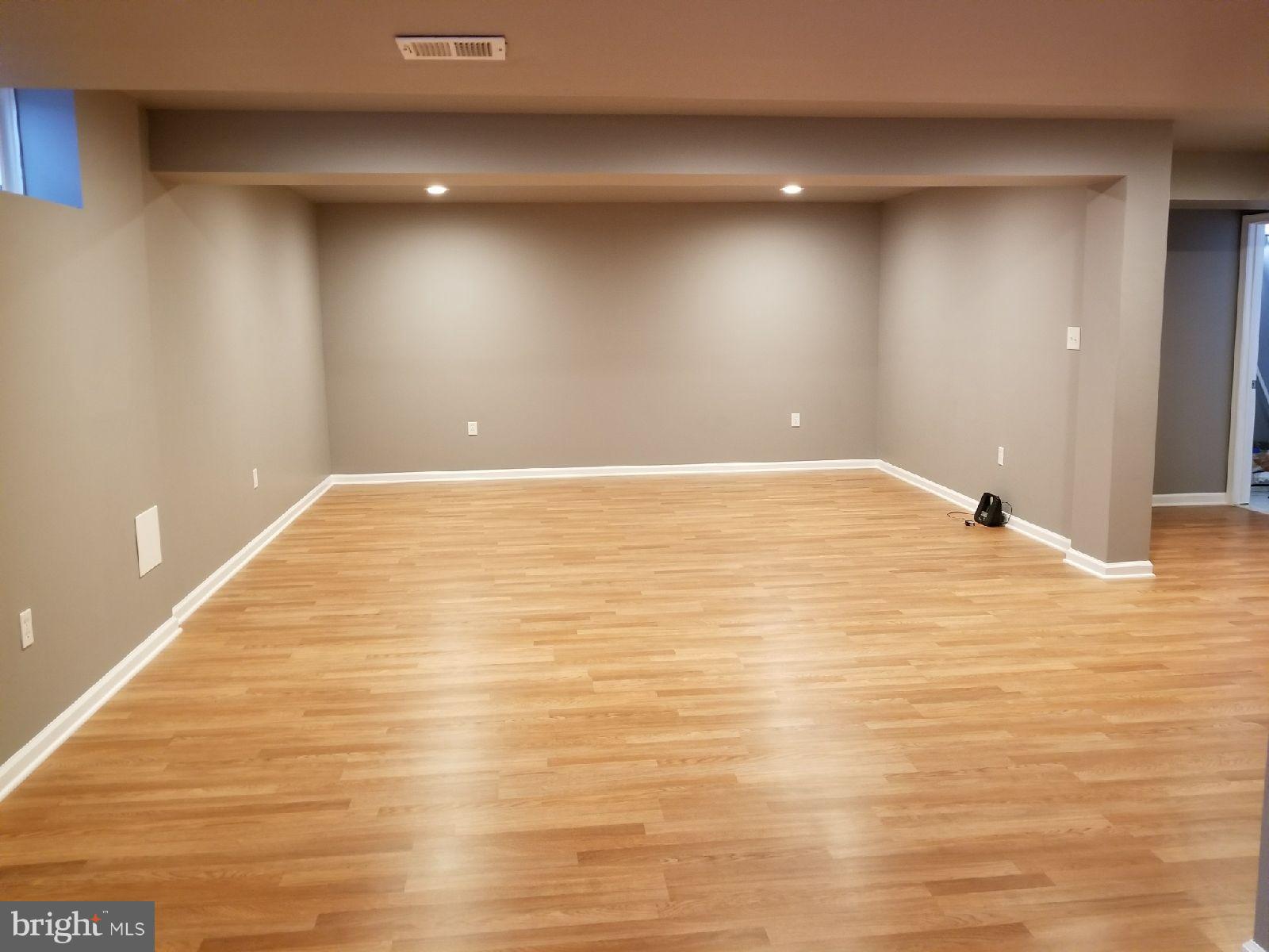 LAKELAND PLACE - Residential Lease