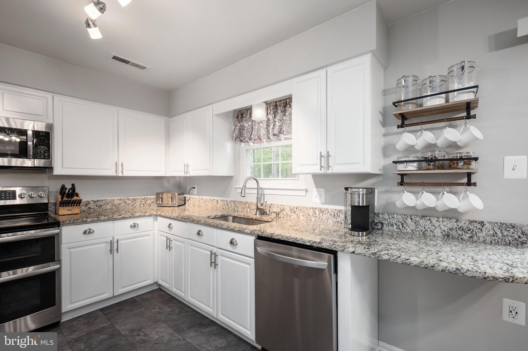 LAKE RIDGE - Residential