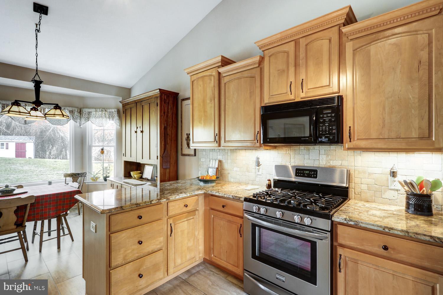 GOVERNORS POINTE - Residential