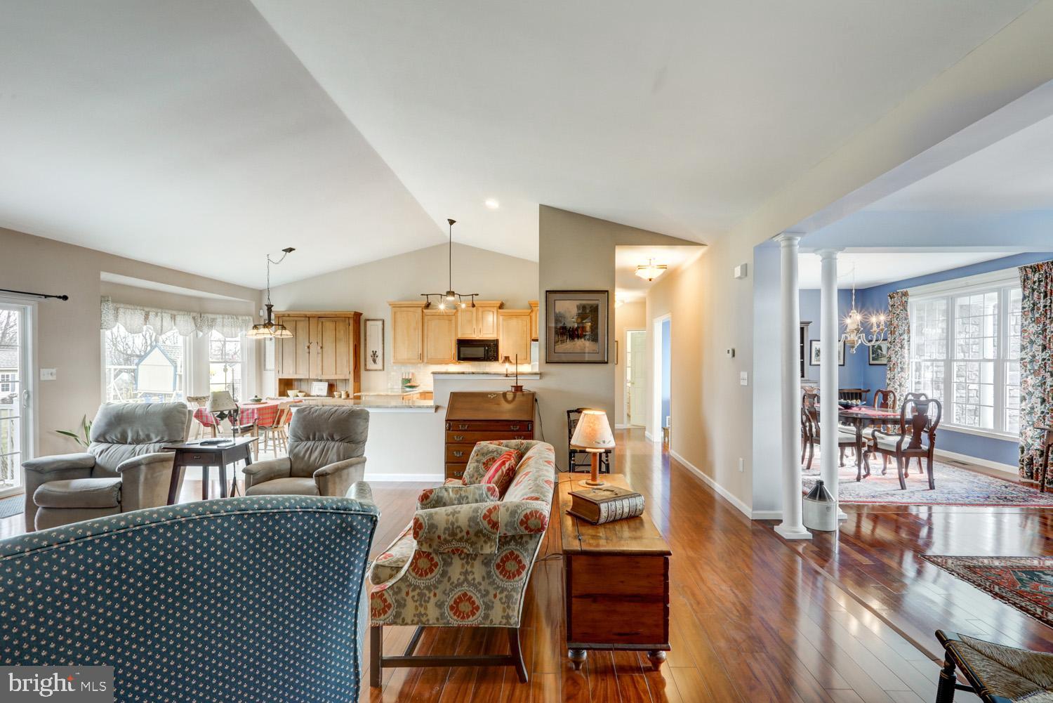 GOVERNORS POINTE - Residential