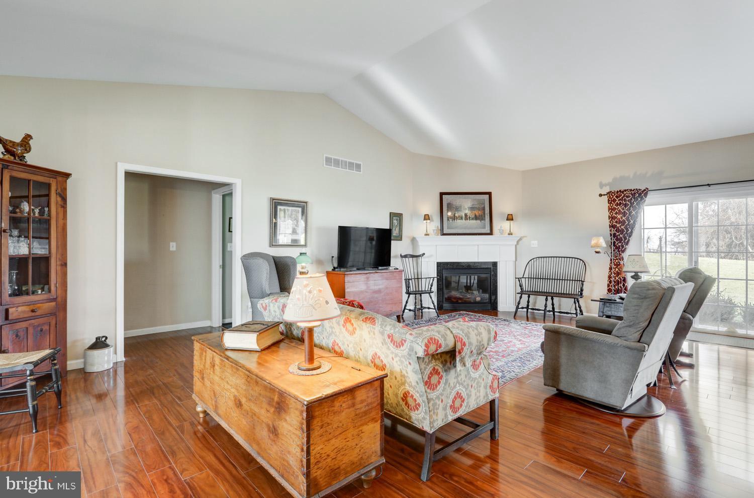 GOVERNORS POINTE - Residential