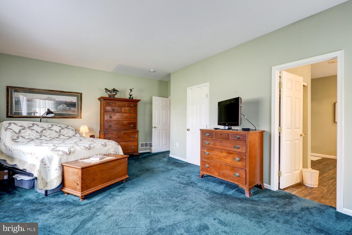 GOVERNORS POINTE - Residential