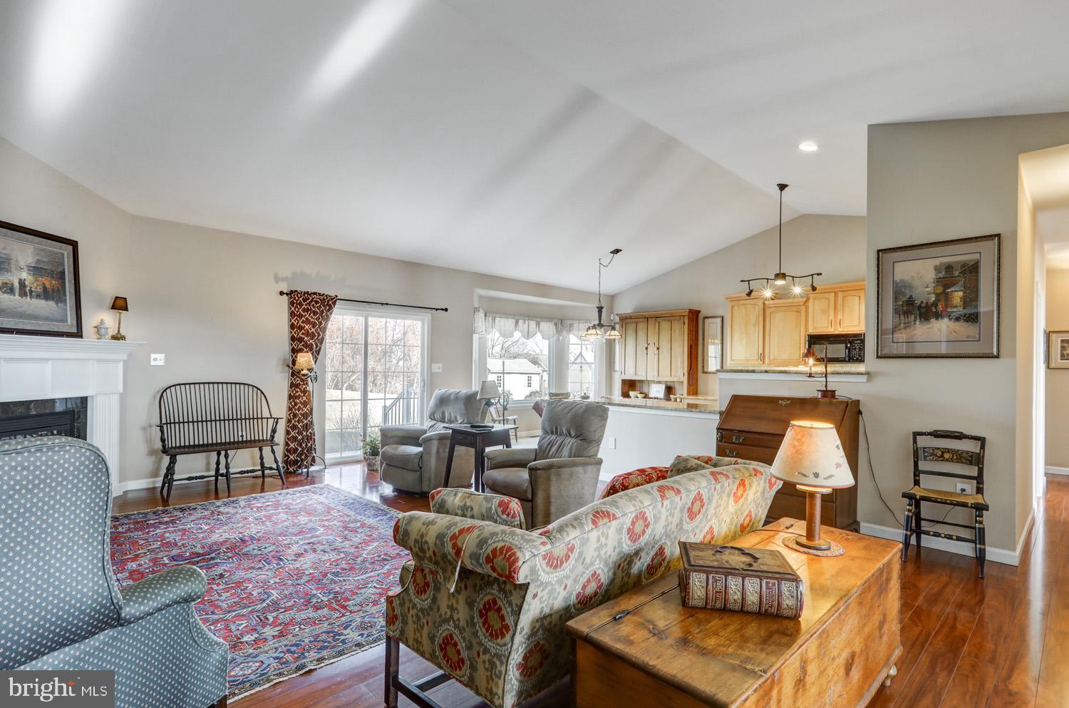 GOVERNORS POINTE - Residential