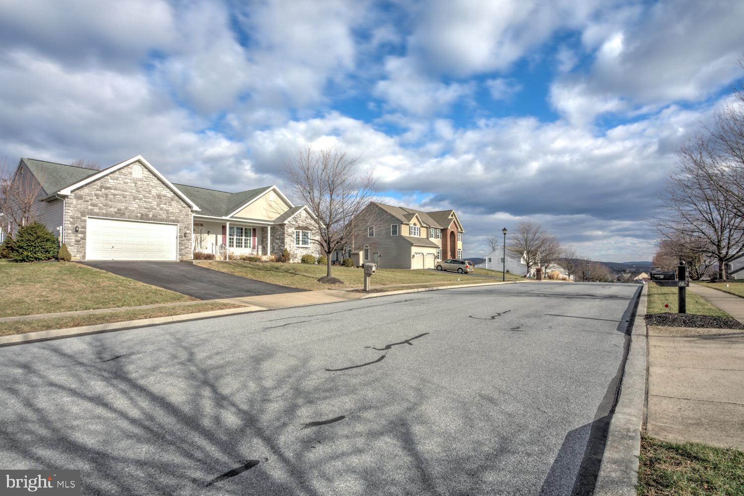 GOVERNORS POINTE - Residential