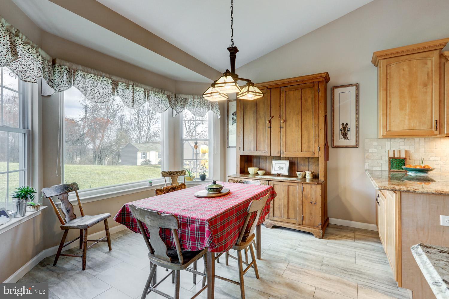 GOVERNORS POINTE - Residential