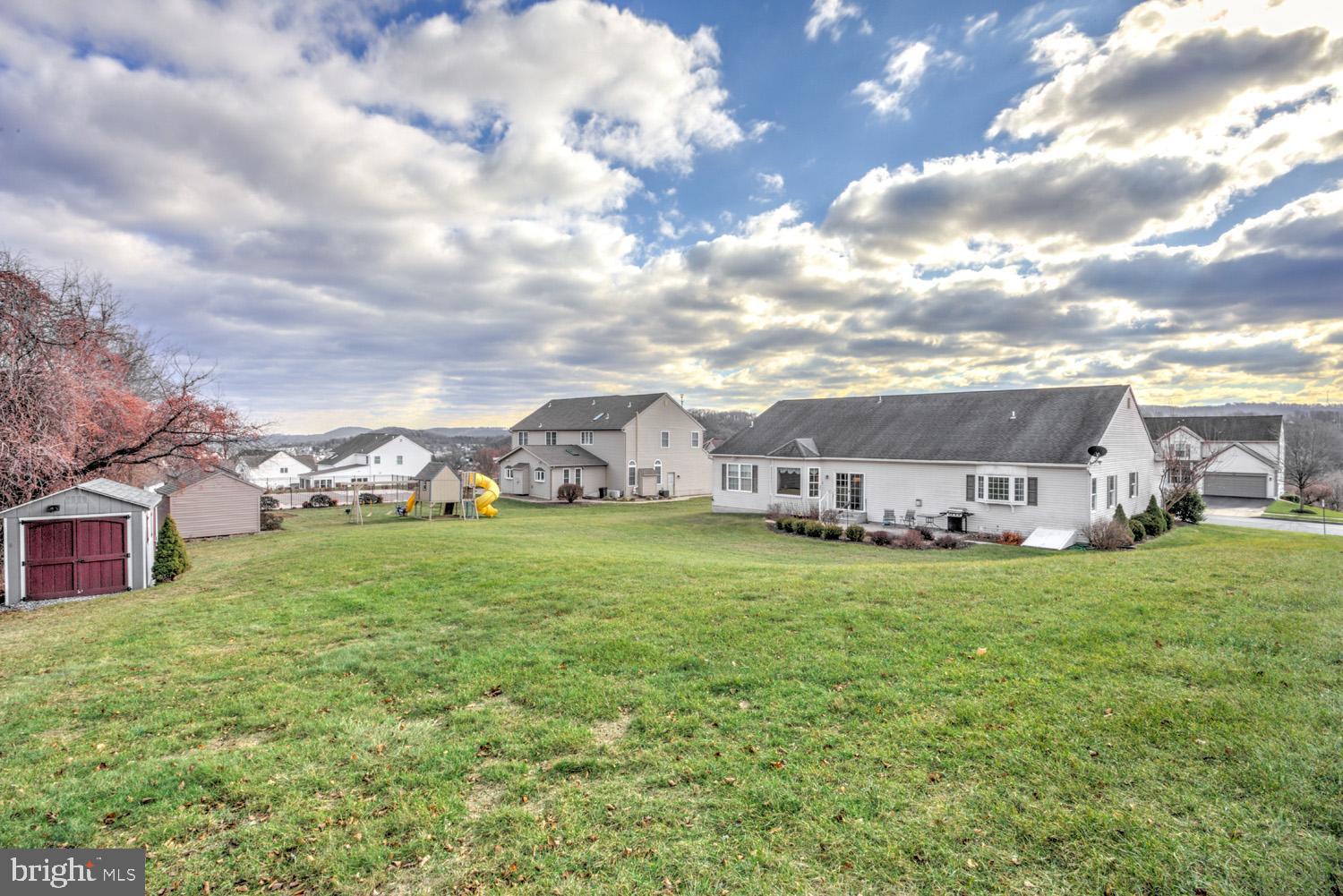 GOVERNORS POINTE - Residential