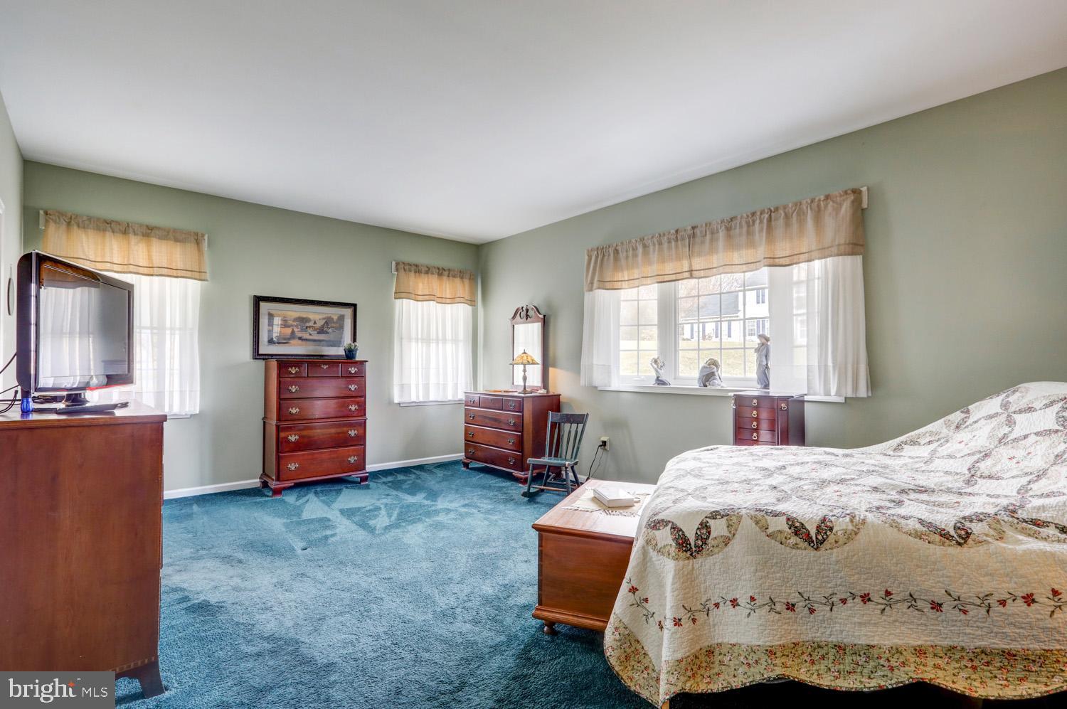 GOVERNORS POINTE - Residential