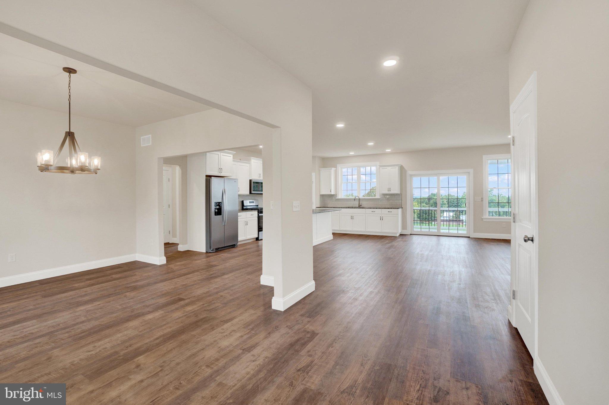 11 W CRESTLYN DRIVE