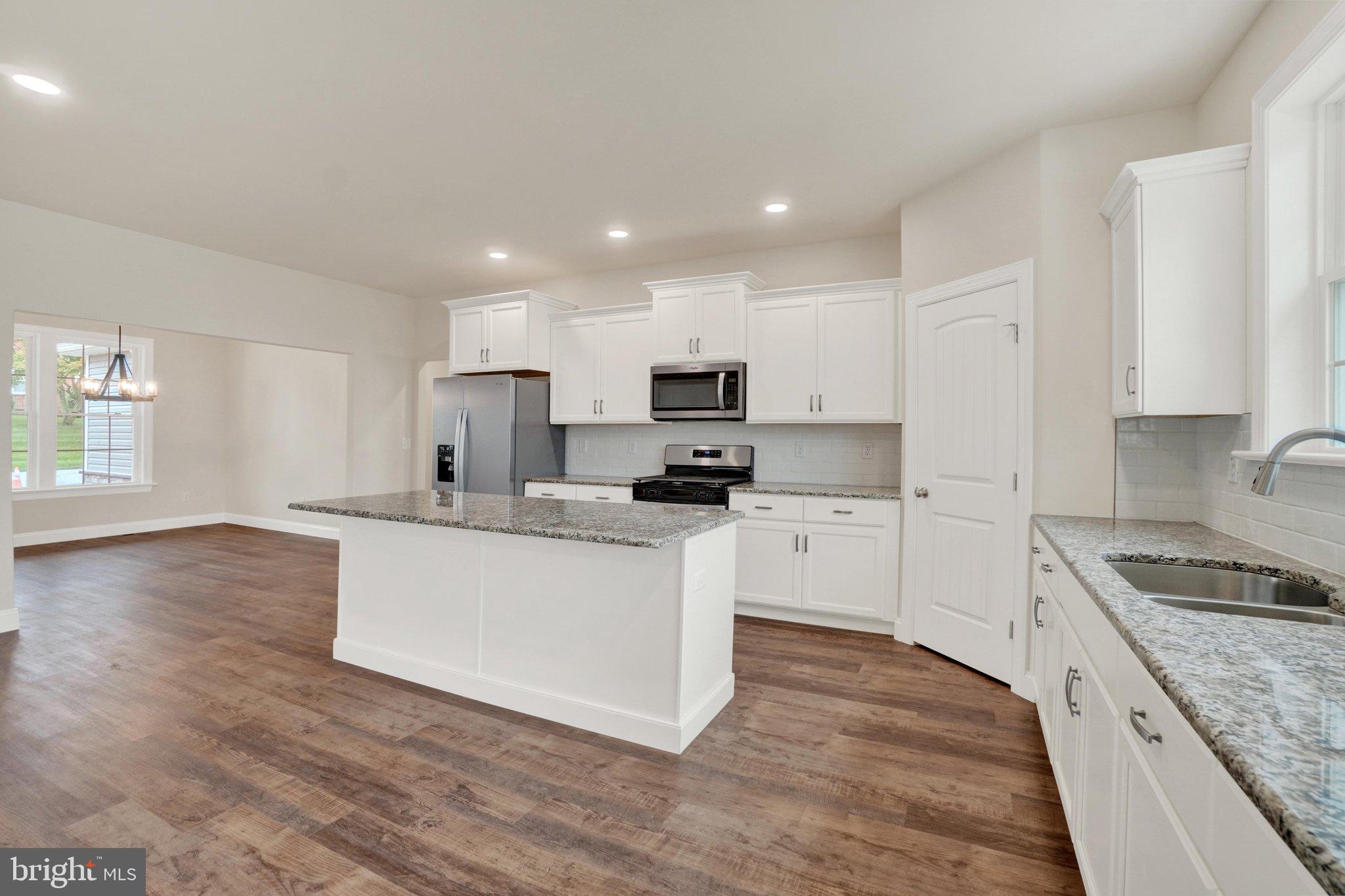 11 W CRESTLYN DRIVE