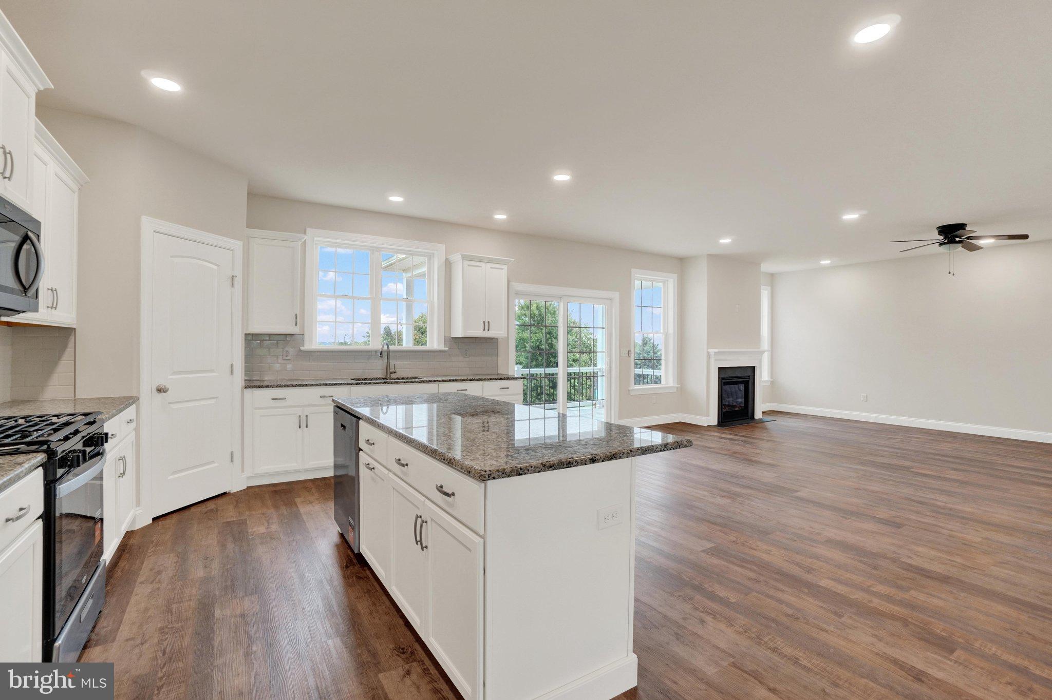 11 W CRESTLYN DRIVE