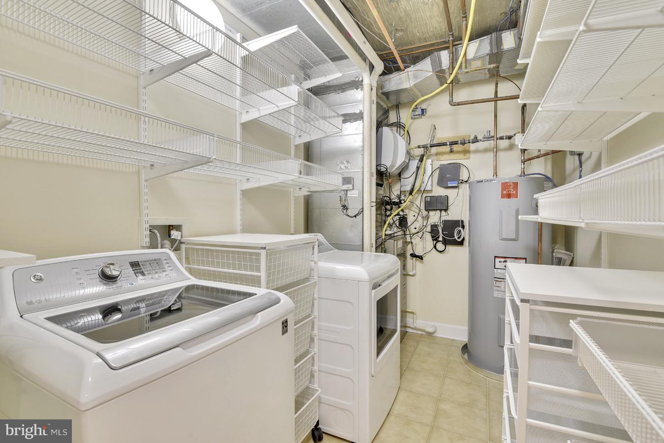 BROADWAY CONDOMINIUM - Residential Lease