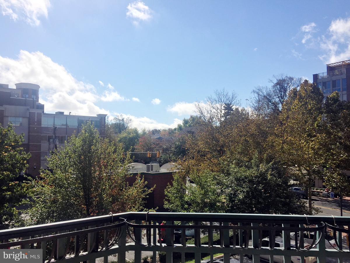 BROADWAY CONDOMINIUM - Residential Lease