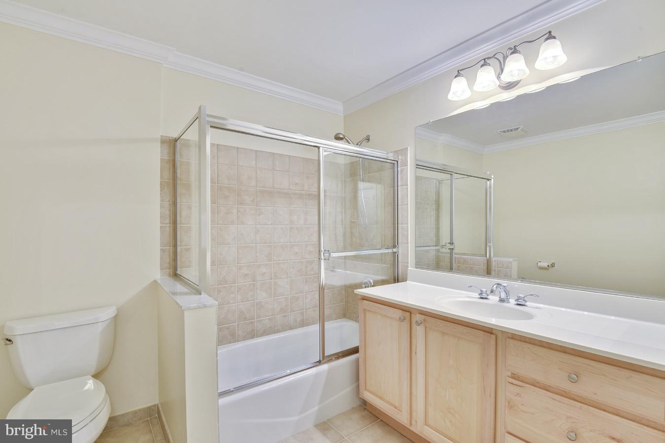 BROADWAY CONDOMINIUM - Residential Lease