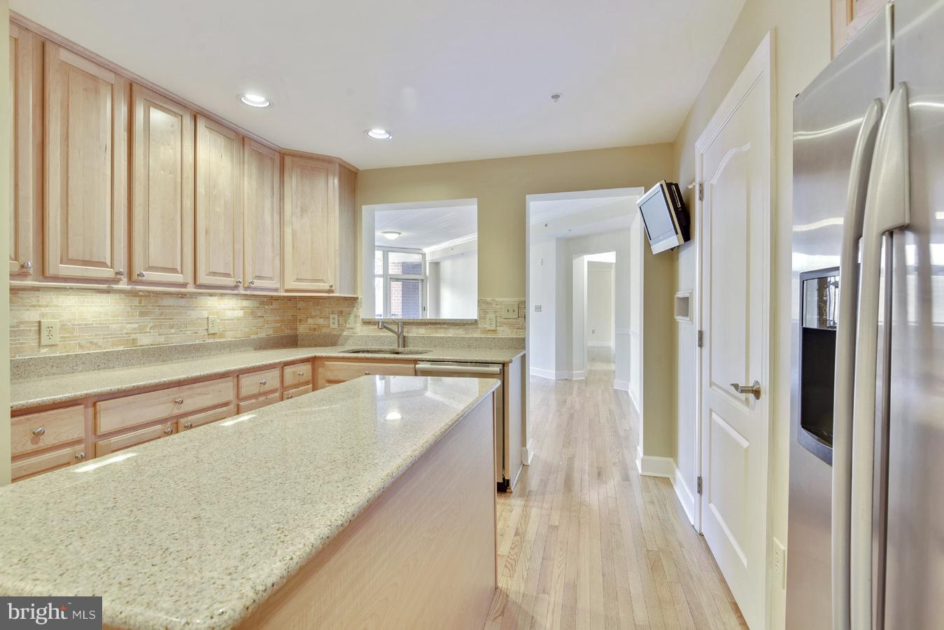 BROADWAY CONDOMINIUM - Residential Lease