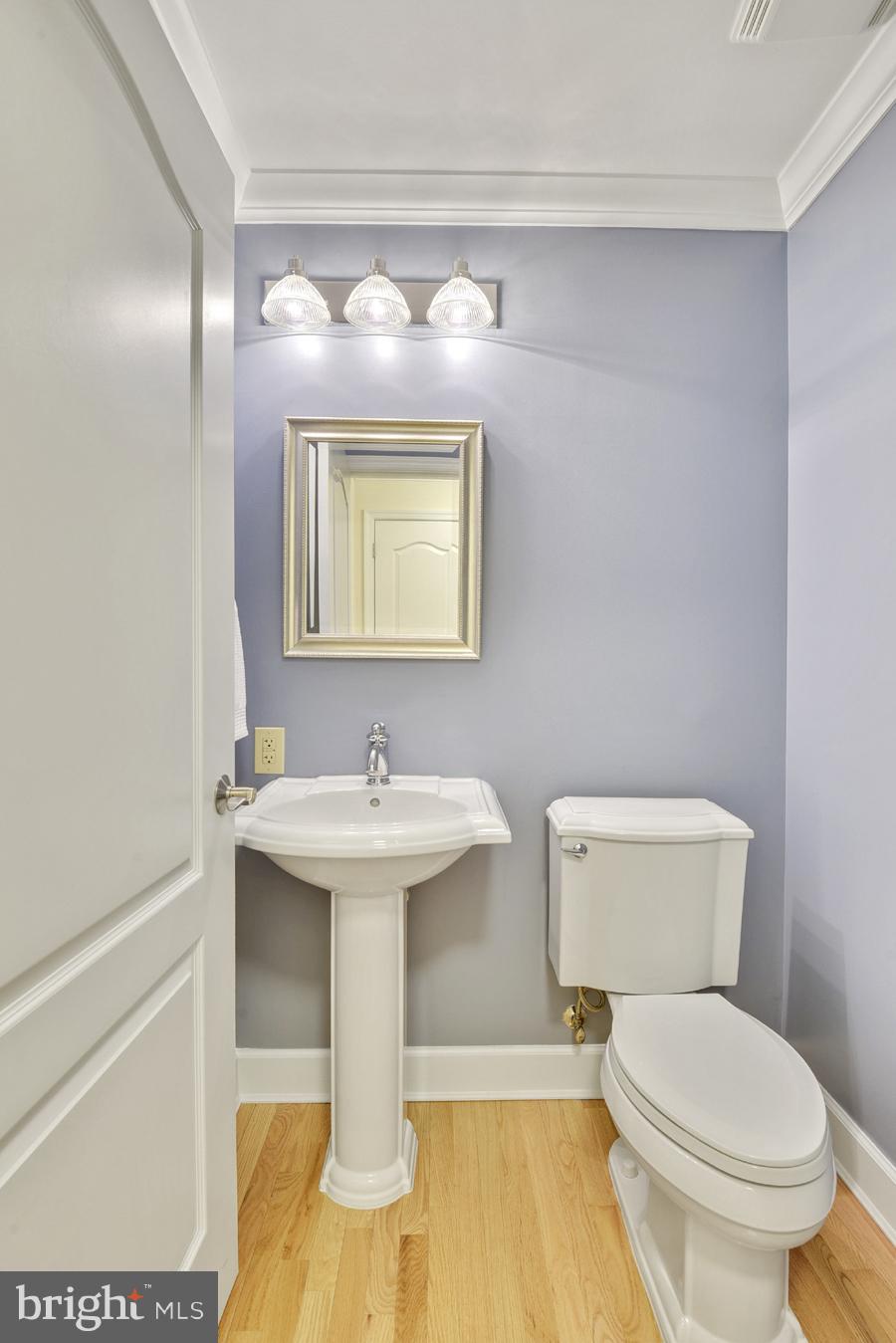 BROADWAY CONDOMINIUM - Residential Lease