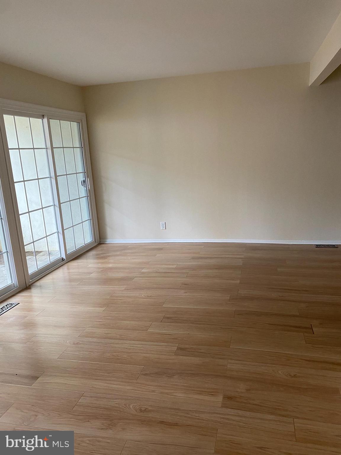 GREENE COUNTRIE - Residential Lease