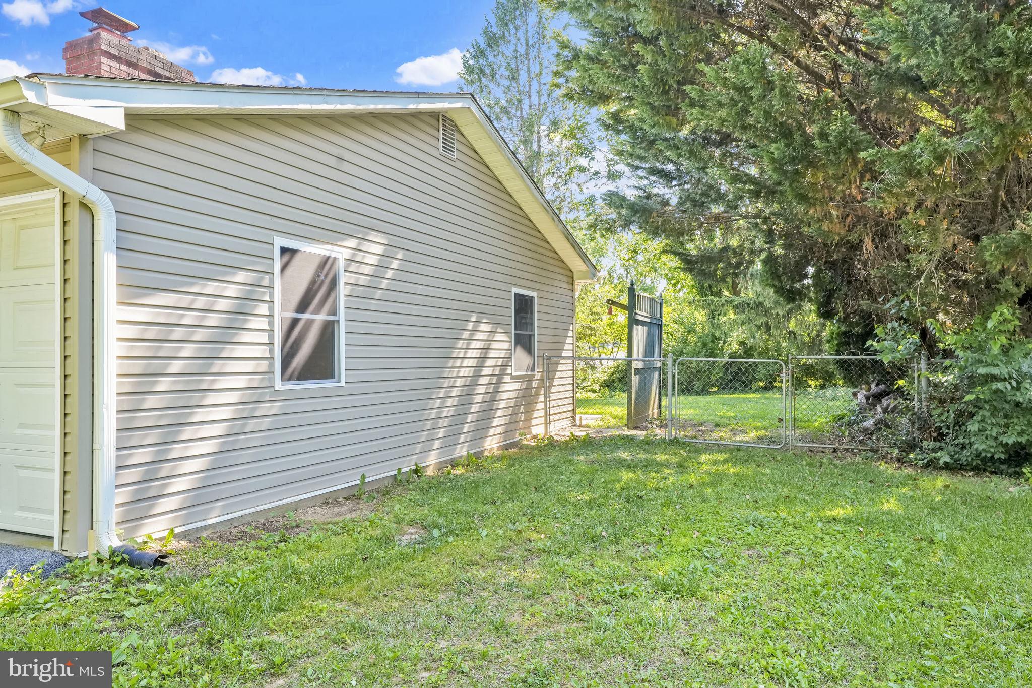 810 WISTERIA DRIVE