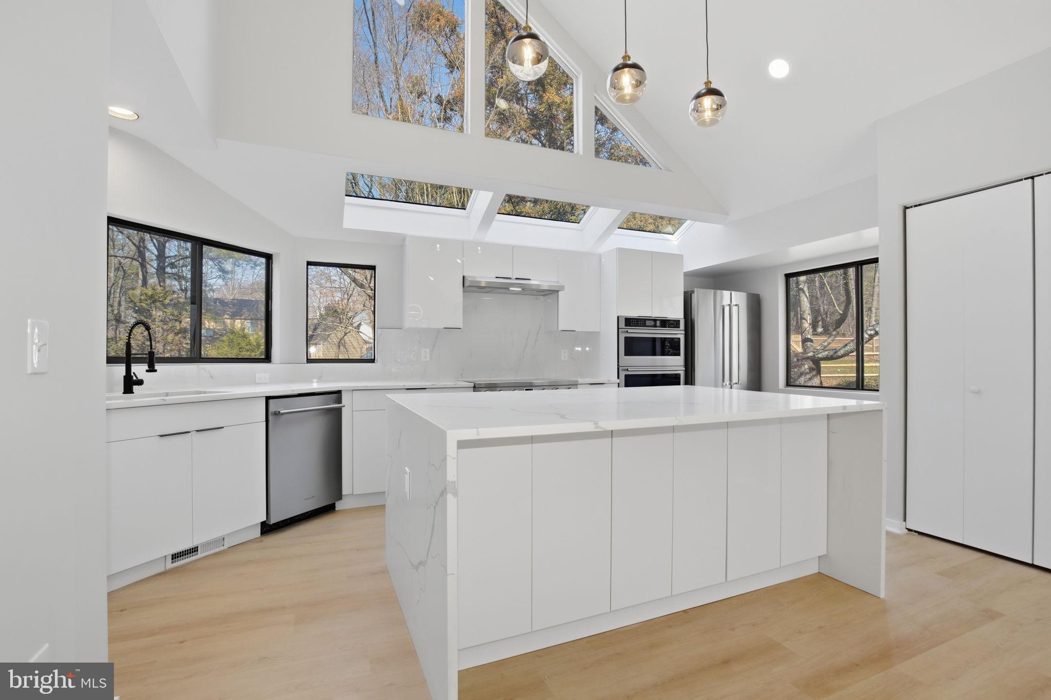 RESTON - Residential