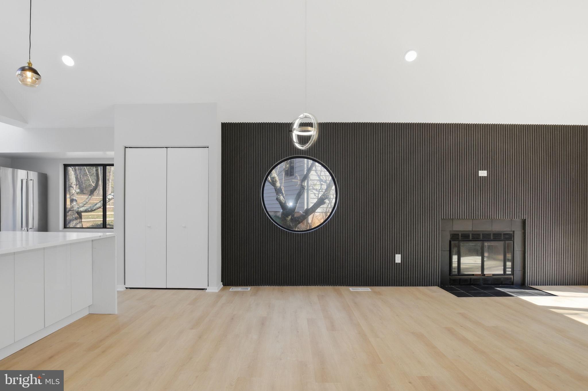 RESTON - Residential