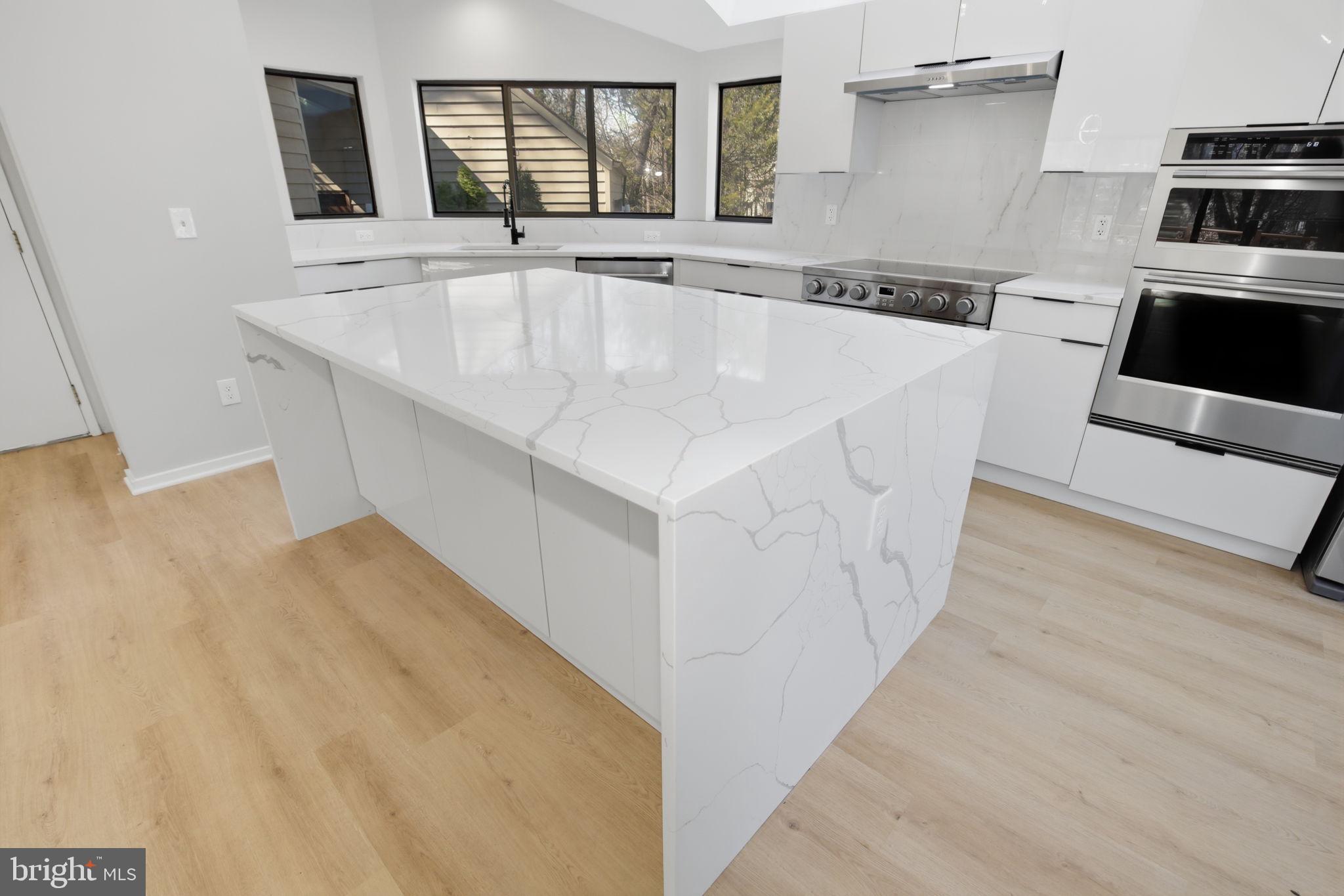 RESTON - Residential