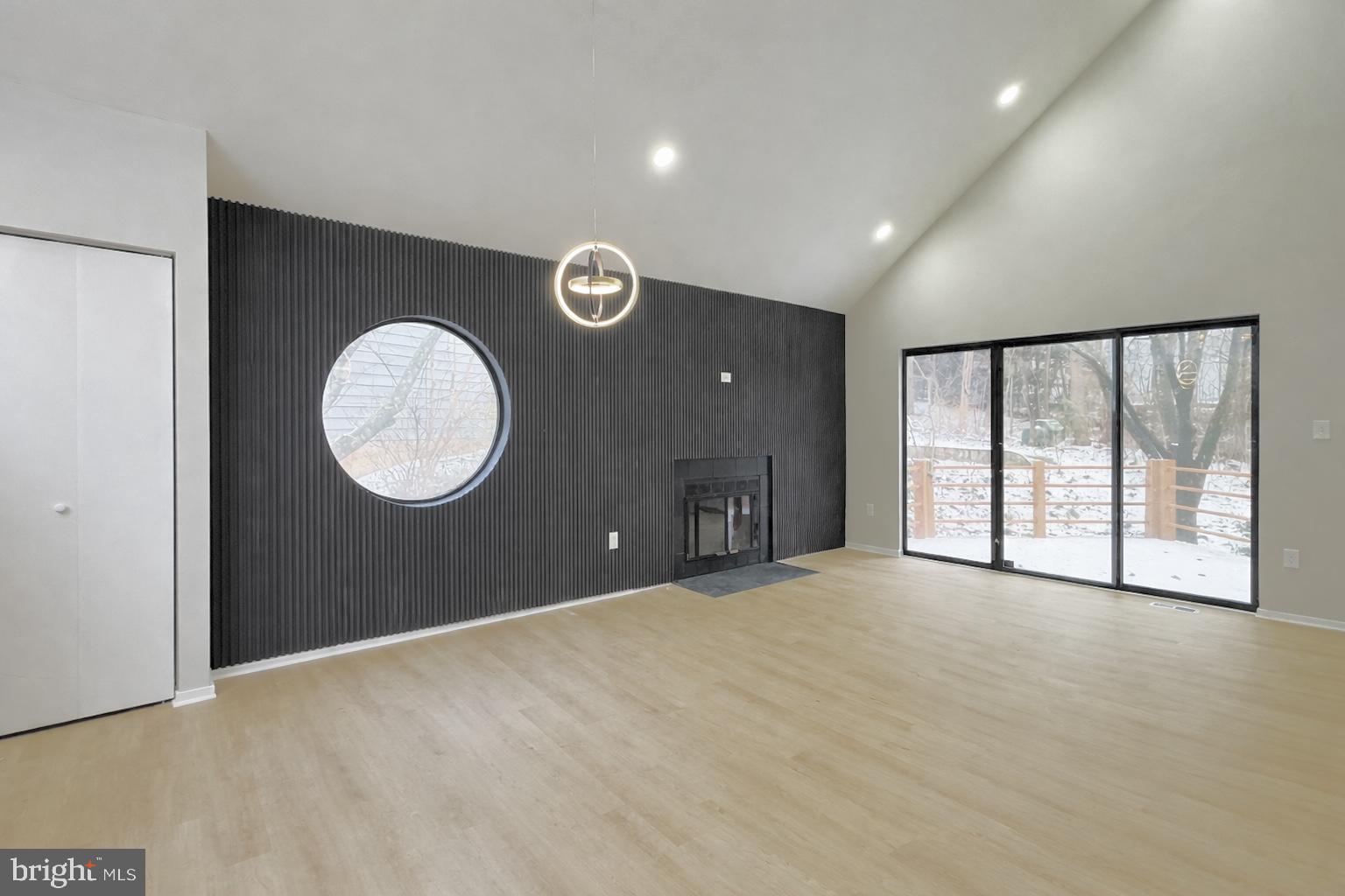 RESTON - Residential