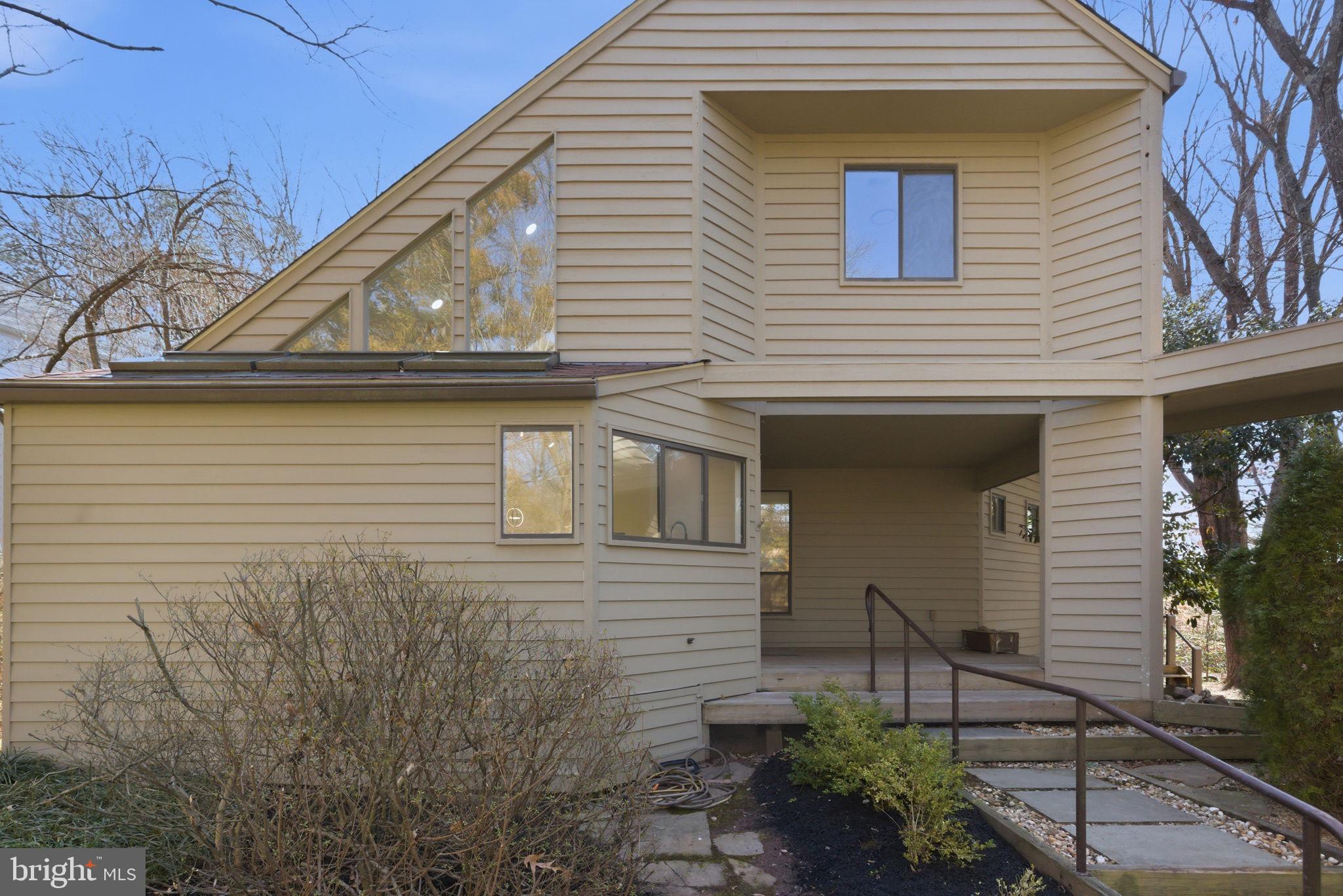 RESTON - Residential