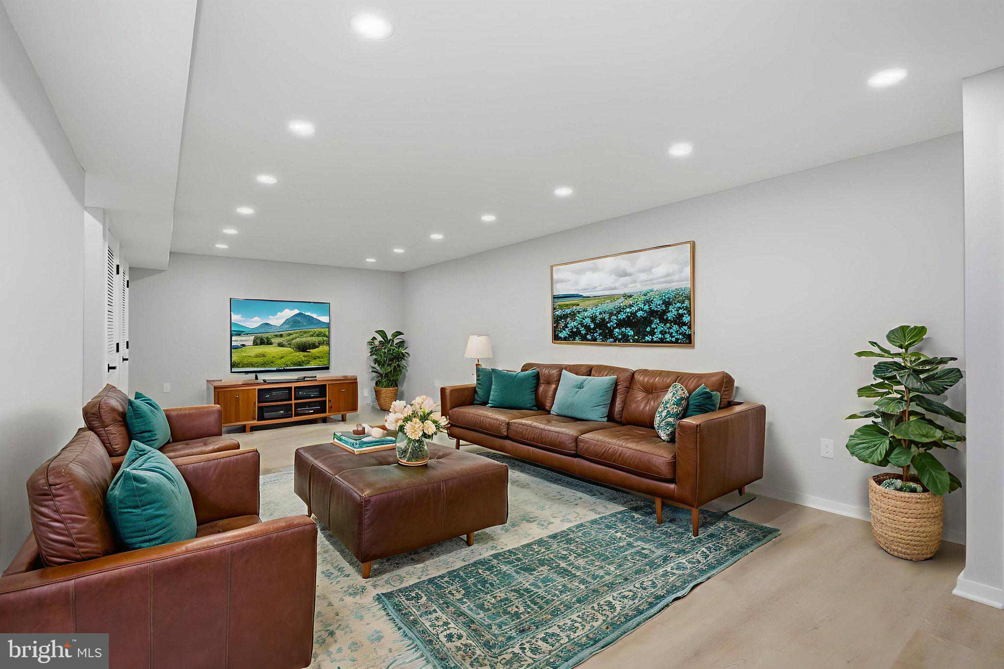 RESTON - Residential